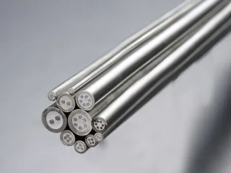 سعر جيد كابل MI بشهادات شاملة بنطاق درجة حرارة 0~1100 درجة مئوية وخيارات 2/4/6 نواة للبيئات الصناعية الانترنت