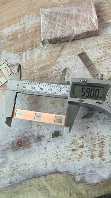 سعر جيد GOST МНЖМц30-1-1 CuNi Busbar سبيكة النحاس والنيكل المقاومة للتآكل للطاقة البحرية الانترنت